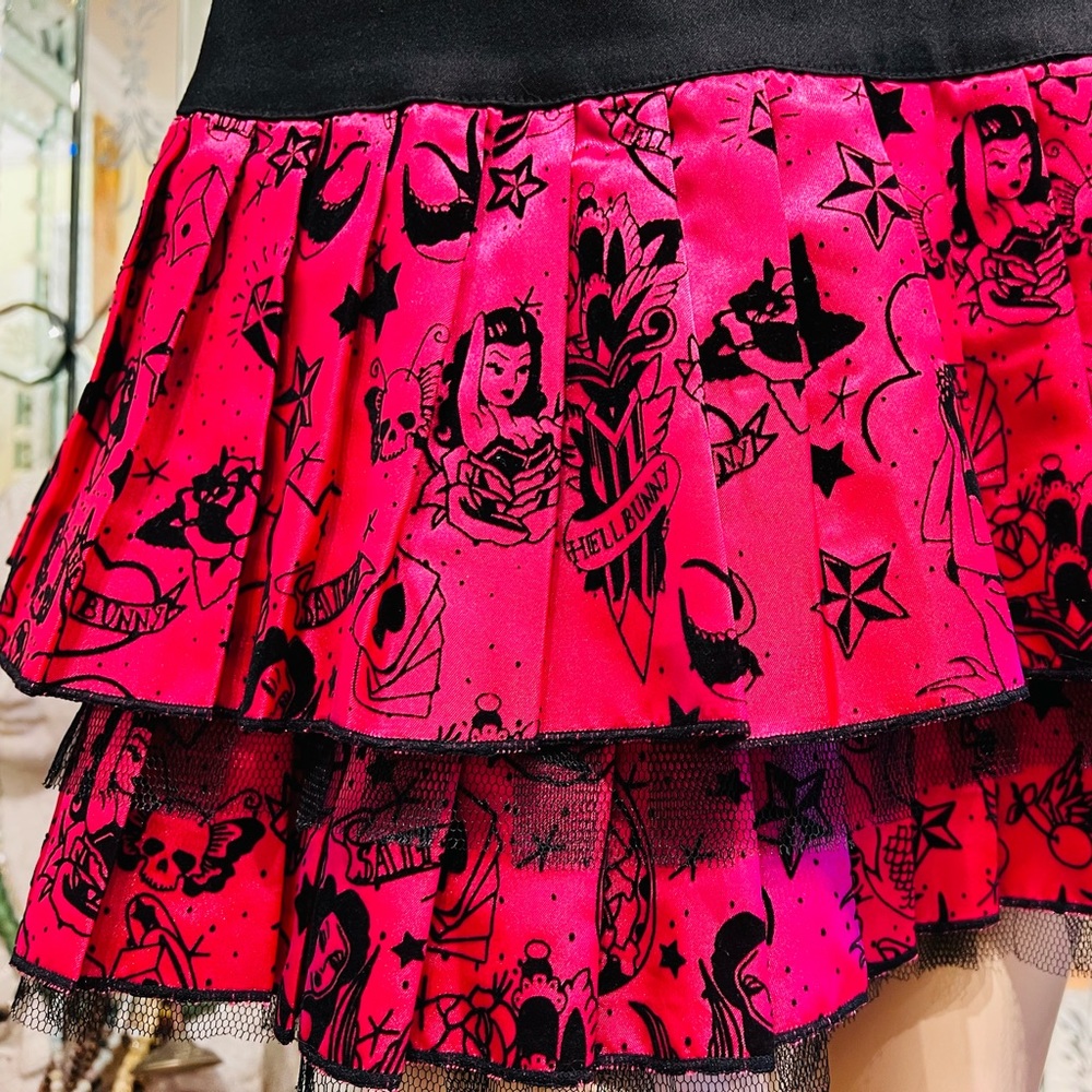 HELL BUNNY Punk Mini Skirt Vintage inspired Size Large with Tool and Ribbon - Picture 2 of 15